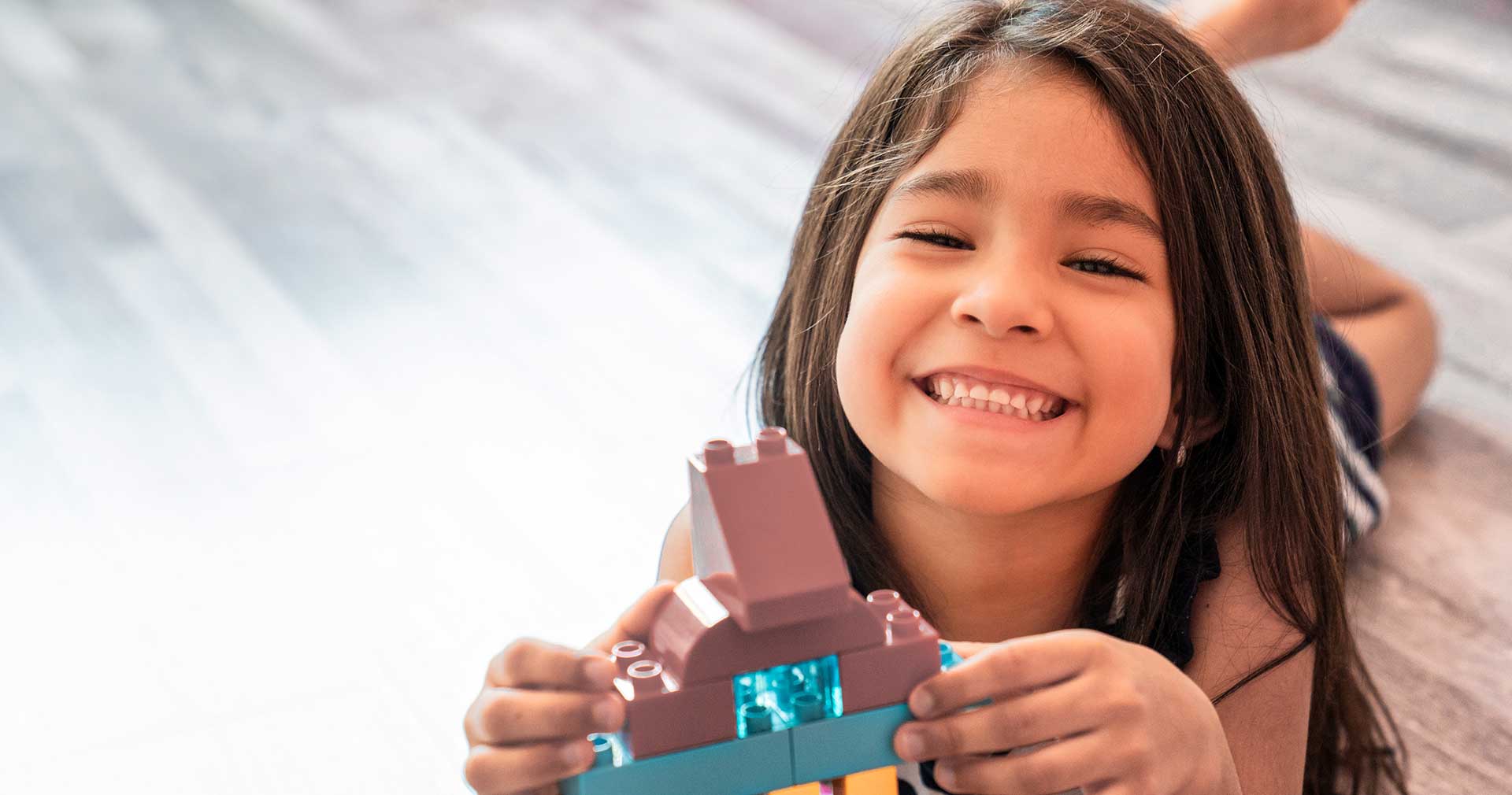 banner-noticia-17-05 Programa da Fundação Abrinq ajuda Clara a voltar a sorrir