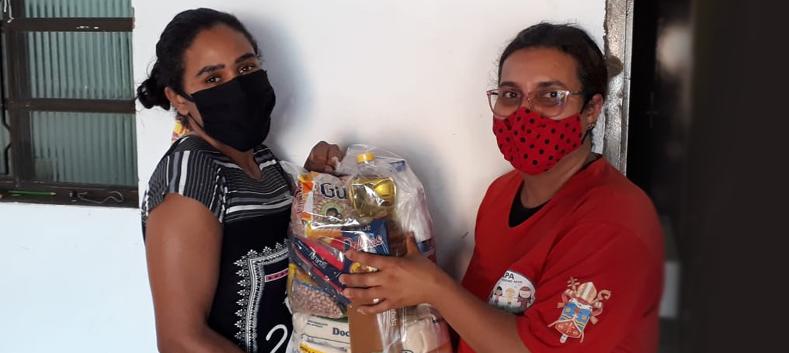 profarma Grupo Profarma doa mais de 100 toneladas de alimentos para aproximadamente 8.600 famílias em todo o Brasil