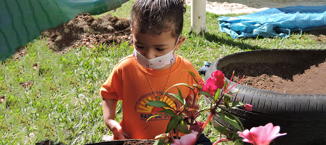 Banner-case-PNC Ampliação de vagas, melhora na alimentação e mudança na infraestrutura. Veja como a Fundação Abrinq apoiou o Instituto Novo Signo