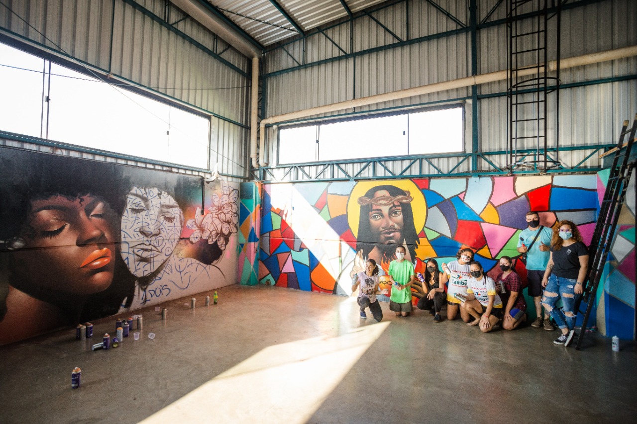 Nerga e o Jesus Cristo Negro Semana de Arte Moderna inspira crianças e adolescentes de organizações sociais