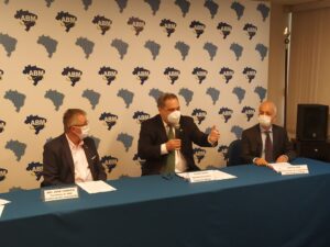 Rede Estratégia ODS e Associação Brasileira de Municípios assinam acordo de cooperação para realização de ações conjuntas