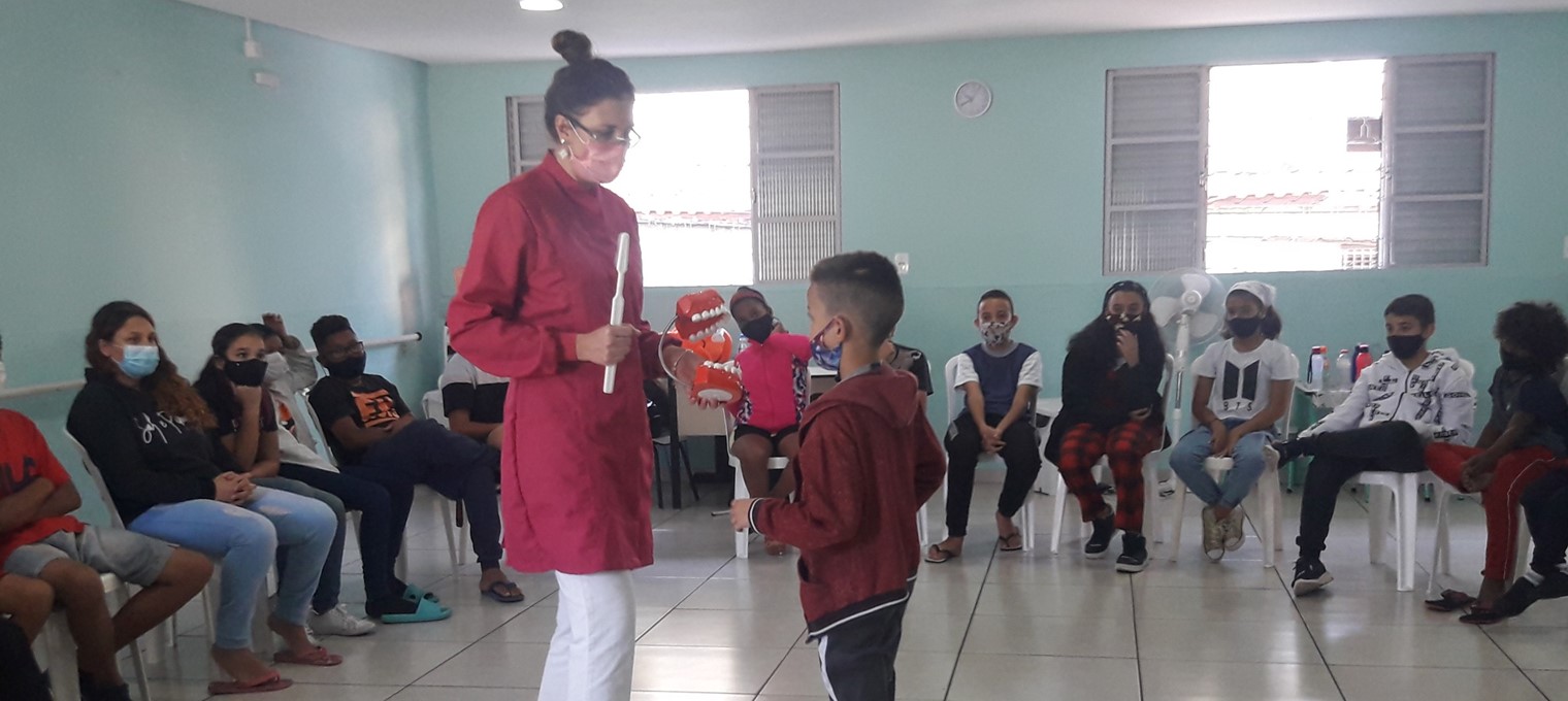 banner Dentistas voluntários beneficiam 469 crianças e adolescentes em ações do Programa Adotei um Sorriso