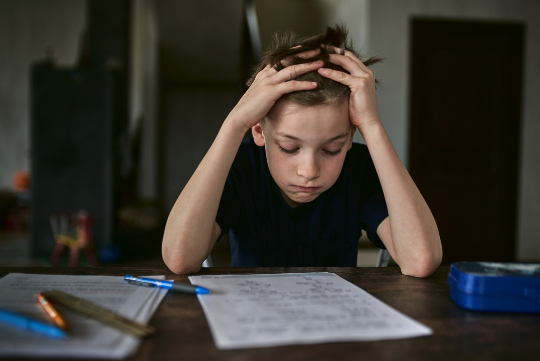 Criança ansiedade (1) Fique atento aos sinais de ansiedade em crianças e adolescentes no retorno às aulas